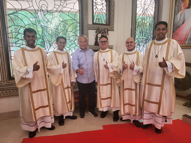 5 new deacons