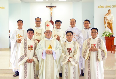 Co celebrants and Deacons