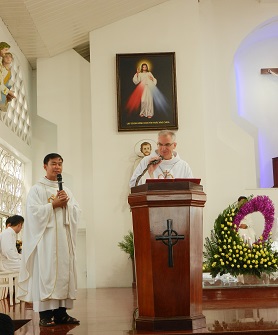 Fr Chris giving Homily